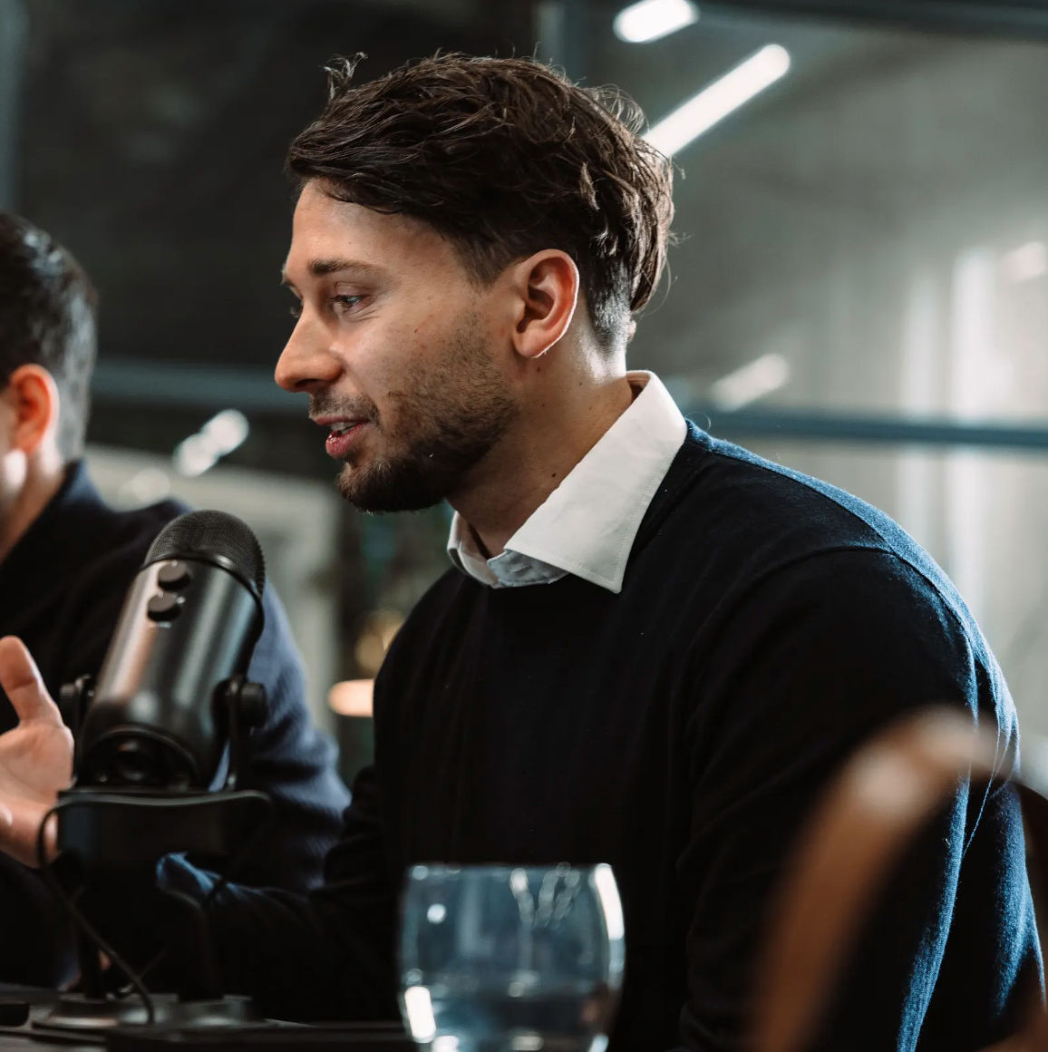 Foto van host Niels Jansen – Automotive Marketing Specialist